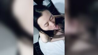 漂亮小女友在卫生间吃鸡颜射 有感觉了 美眉深喉还不够熟练 被呛喉咙了 射了满满一脸