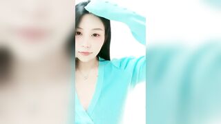 好久不见 天然美乳女神！【你的女帝】黑牛怼逼 高潮喷水！撩人的眼神，一点儿也不掺假的大白兔