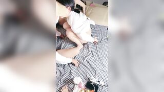 3个00后嫩妹妹！超级嫩美臀粉穴！磨豆腐双头龙互插，幸福炮友操逼，妹妹真的太骚了