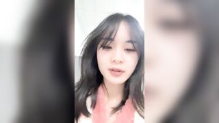 小蜜娜 新人，高颜值小姐姐，标准的江南美女，【小蜜娜】，老婆的理想型，独居做饭自慰，白嫩肌肤映衬着黑森林