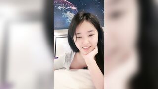 甜美纯情萝莉吃鸡自慰扣逼，一下海就来如此大尺度！才20岁的美眉