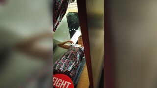 商场女性内衣服饰专卖店试衣间全景偸拍妹子试衣基本都是年轻姑娘大长腿漂亮美女小内内出现骆驼趾很肥一线天1 (25)