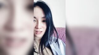 轻熟女小姐姐回归，玩跳蛋，自慰，特写逼逼，洗澡秀